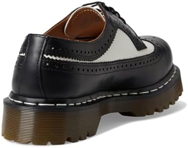 Dr. Martens, 3989 Brogue BEX sapato de couro com bico de bico de