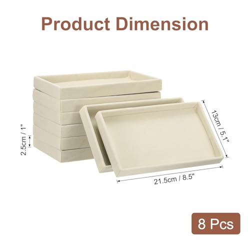 Plateaux de rangement pour boucles d'oreilles sur la coiffeuse