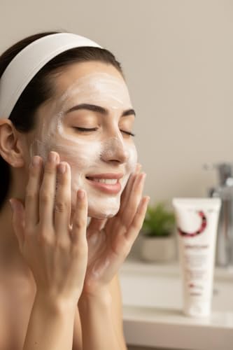 Image of Glutican Face Wash with Glutathione, Kojic Acid Dipalmitate, Vitamin C, Vitamin E & Niacinamide - Deep Cleansing, Rich Creamy, Paraben-Free Brightening Face Wash - 100g