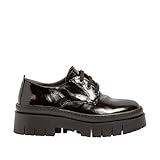 L'essence de la société Art est représentée dans ces chaussures. Confort et design complétés par l'esprit libre, anticonformiste et urbain de notre marque. Enfilez votre Art et sortez pour profiter du monde. The Art company shoes, metropolitan shoes.