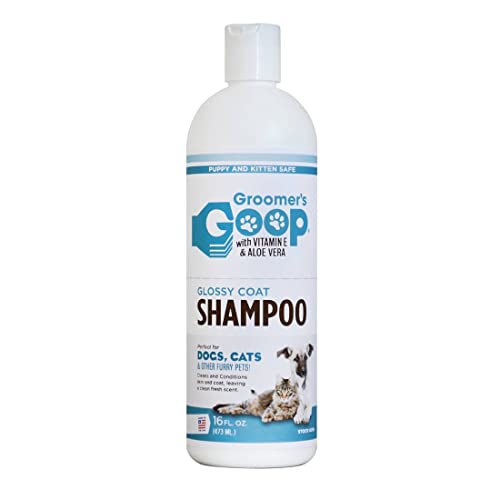 Groomers Goop Glossy Coat Shampoo 473ml – Rich Foaming Grooming Shampoo for Dogs & Cats, Deep-Cleans, Adds Shine, Quick-Rinse Formula for Healthy, Fresh, Beautiful Coat
