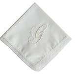  Pañuelo personalizado con la letra G bordada en color marfil.