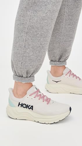 HOKA Women's Arahi 8 Sneaker3