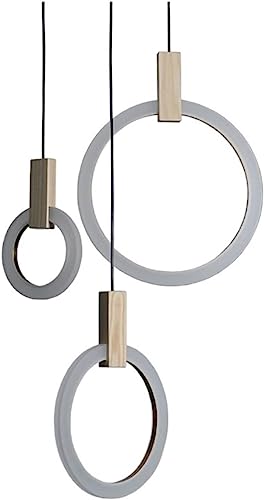 Chandelier suspendu en cristal pour éclairer une pièce sombre avec style