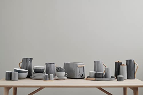Stelton Tee-Isolierkanne Emma | Isolierte Kunststoff-Teekanne mit Deckel & Edelstahl-Thermoeinsatz - Modernes Design, cleverer, integrierter Infusionsfilter & Buchenholzgriff - 1 Liter, Grau – Bild 5