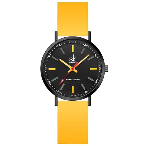 SHENGKE Reloj deportivo casual para mujer, resistente al sudor, con esfera fácil de leer y correa de silicona, resistente al agua, Negro Amarillo