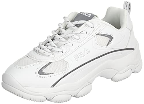 Fashion sneaker with sporty elements
