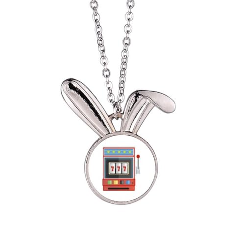 Collier lapin bras bandit aux finitions soignées et gravure précise