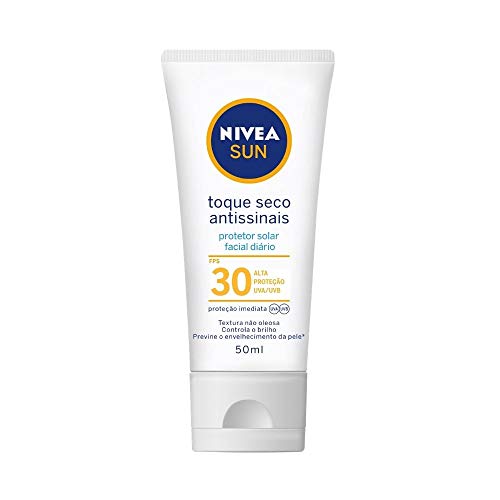 Kit NIVEA SUN Protetor Solar Protect & Hidrata FPS70 200ml + Protetor Solar Facial Toque Seco Antiss