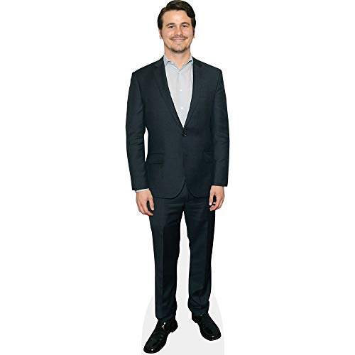 Bild: Jason Ritter (Blue Suit) Pappaufsteller lebensgross f�r 66,97 EUR bei amazon.de