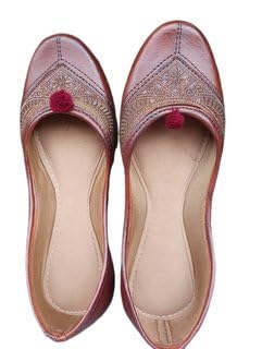 Image of Handcrafted Leather Ethnic Jutti for Women - Traditional & Elegant