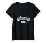 Esta clásica camisa Jaboatao dos Guararapes Brasil cuenta con un diseño deportivo tradicional de estilo universitario universitario envejecido que es perfecto para mostrar tu orgullo brasileño de tu ciudad natal. Es un gran regalo para aquellos que aman y están orgullosos de ser de Jaboatao