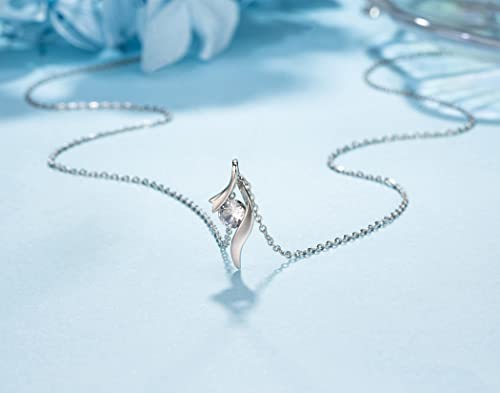 Collar con colgante en forma de corazón de plata de ley con circonita 2