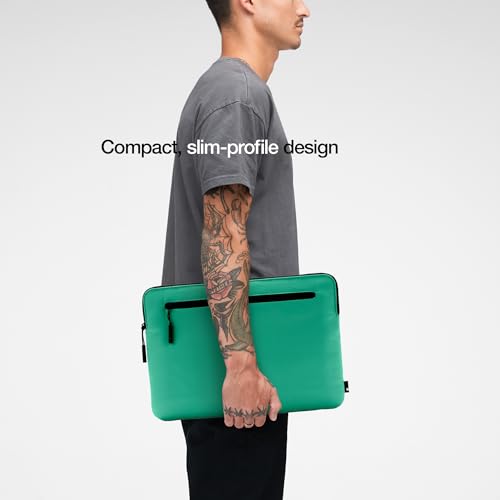Funda MacBook Pro 16 Incase anticaídas con bolsillo para accesorios 4