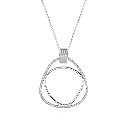 Collier pendentif géométrique en cubic zirconia pour sublimer un décolleté de banquet