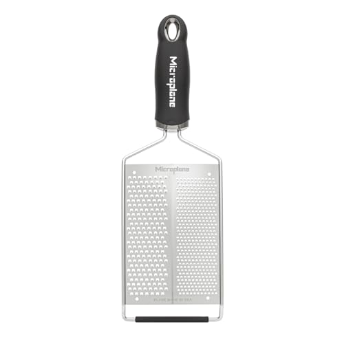 Microplane Küchenreibe mit Doppelklinge Grob & Fein - Made in USA - für Zitrusfrüchte, Hartkäse und Harte Gewürze wie Muskatnuss und Zimtstange