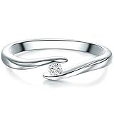 TWIST LOOK: In der modern geschwungenen Ringform scheint der funkelnde Solitär zu schweben und ist elegant in die 2,0 mm breite Ringschiene eingespannt