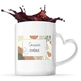 Tasse anse cœur confortable avec dimensions pratiques Anse en forme de cœur offrant une prise en main agréable. Mug 325 ml avec hauteur env. 9,5 cm et diamètre env. 8 cm. Format stable adapté à une utilisation quotidienne au bureau ou à la maison.