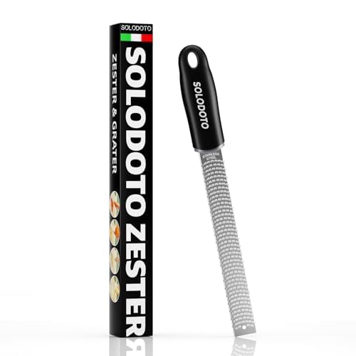 【Von Sternekoch empfohlen】 SOLODOTO Zester Reibe, lasergeschärfte Reibfläche Parmesanreibe, lebensmittelechter Edelstahl Käsereibe, Knoblauchreibe, Küchenreibe, Zitronenreibe, Muskatreibe