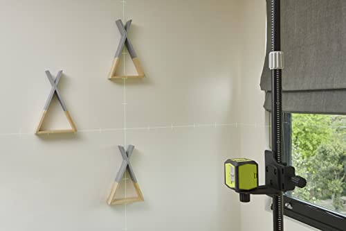 Laser croix vert avec traits de repere - portée 15 m - précision +/- 0,5 mm - Livré avec une cible et 2 piles