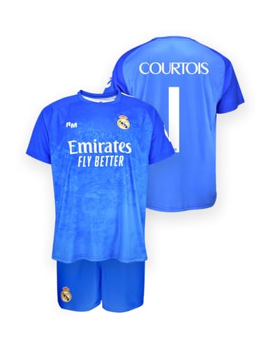 Dettagli del design 25/26: stemma del club su maglia e pantaloni, con grafiche degli sponsor e iniziali RM (secondo il modello).