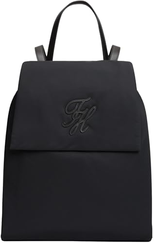 ELEGANZA PRATICA: Questo zaino è particolarmente amato per la sua dimensione maneggevole. Nello spazio interno capiente e nella tasca con chiusura a zip interna, tutto trova il suo posto e può essere riposto in modo sicuro.