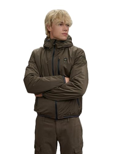 Cappuccio fisso Imbottito ovatta leggera Foderato in pelliccia ecologica nel corpo Cuciture interne termosaldate Chiusura con zip spalmata in contrasto colore Copri coulisse sul collo