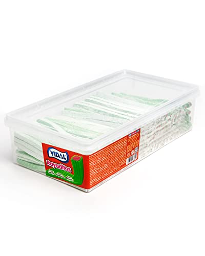 Vidal Golosinas Rayaditos Sandía. Regaliz Relleno con intenso sabor sandía. Color verde y su interior rosa. Bandeja 200 unidades