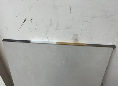 Joint d'angle doré pour masquer l'espace entre carrelage et stratifié - 3