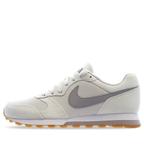 NIKE MD Runner 2 SE, Sneaker Mujer, Multicolor (Phantom/Atmosphere Grey/Gum Light Brown 004), 38 EU