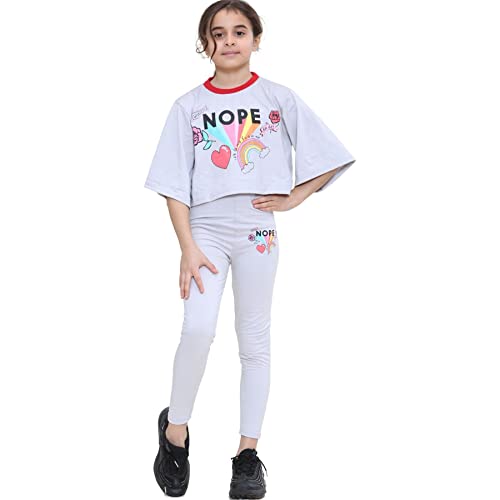 Ensemble gris avec crop top imprimé nope et manches évasées