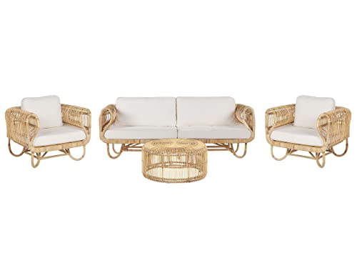 Beliani Salon de Jardin Canapé 2 Fauteuils et Table Basse en Rotin Naturel Design avec Coussins Beiges pour Intérieur et Extérieur Boho et Rustique