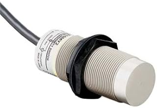 Omron E2KX4MF2 Proximity Sensor, 4 mm Capacitive Sensing, PNP Output, NC