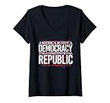 Photo Gallery donna l america non è una democrazia, è una repubblica costituzionale maglietta con collo a v Photo Gallery donna l america non è una democrazia, è una repubblica costituzionale maglietta con collo a v