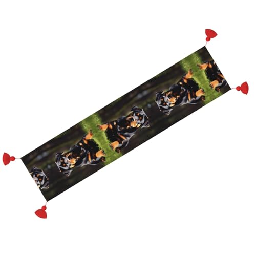 Chemin de table Rottweiler anti-taches pour raviver une table basse ou un repas de mariage