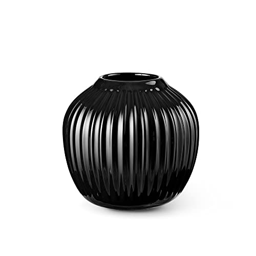 Kähler Design HammershØi 693324 - Vaso in ceramica colore: nero con struttura decorativa scanalata forma armoniosa dimensioni altezza x profondità: 13 x 13.5 cm