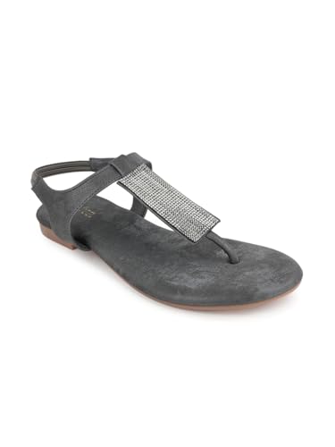 Image of Discover Comfortable Low Heel Flat Sandals for Summer: Perfect Footwear for Day-to-Night Outfits and Relaxing Days