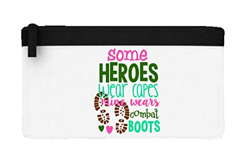 Alcuni Heroes Wear Capes mine indossa stivali da