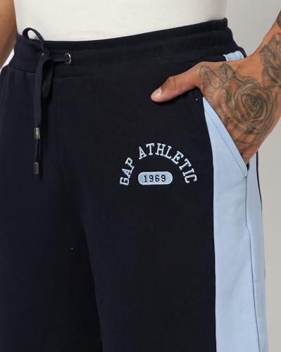 Image of Gap Men Stylised Cargo Shorts