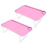 Plateau polyvalent parfait pour servir le petit déjeuner, les collations, les fruits, les boissons, les ordinateurs portables, les livres, la papeterie et les cosmétiques. Idéal pour une utilisation sur un lit, un canapé, une chambre, une cuisine, un pique-nique, des activités de plein air, une terrasse et le camping. Améliorez votre commodité et votre style tout en profitant des repas ou en travaillant à la maison avec cette table plateau fonctionnelle et élégante.