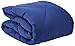 Amazon Basics Couette réversible en microfibre, bleu marine/bleu, 140 x 200 cm