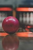 Bowling Scorebuch: Trainingstagebuch für dein Bowlingtraining und deine Bowlingspiele ♦ Führe Protokoll, notiere jeden Strike, Spare und deine ... ♦ handliches 6x9 Format ♦ Motiv: Bowlingkugel
