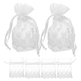 Design chic : la fermeture à cordon blanc associée à une dentelle brodée de offre un look à la fois tendance et adorable. à cordon , en soie