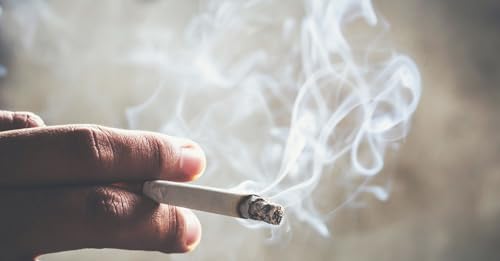 Fumare anche 2 sigarette al giorno aumenta il rischio per cuore e salute