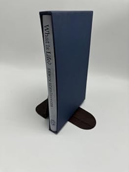 What is life; the physical aspect of the living cell. Based on lectures delivered under the auspices of the Dublin Institute for Advanced Studies at Trinity College, Dublin, in February 1943. Introdu