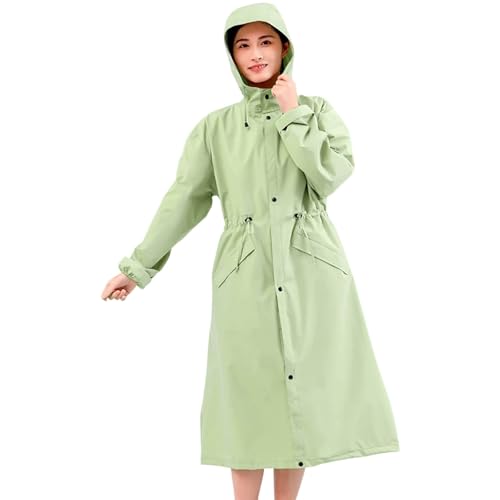 Chaqueta softshell cómoda para mujer que busca protección contra lluvia ligera y viento