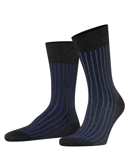 Calze uomo media lunghezza in pregiato cotone filo di scozia sia estivi che invernali; calzini in tinta unita a coste larghe in colore a contrasto per un effetto ottico a strisce; punta e tallone in colore a contrasto con cuciture rinforzate e piatte per massimo comfort; bordino elastico a costine e logo sulla suola