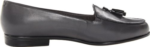 Image of Trotters Women's Leana Loafer Flat