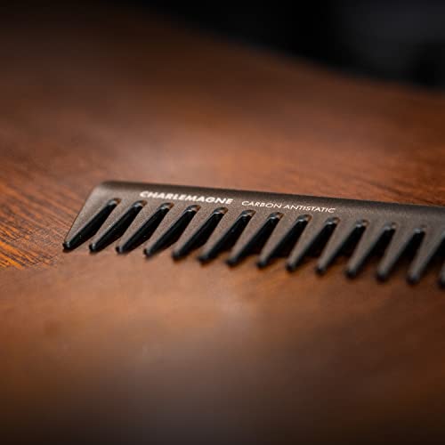 Foto von Charlemagne Carbon Haarkamm für Herren - 19 cm, grobzinkig - Antistatischer, bruchsicherer Styling Kamm Männer für Locken & Textur - Haarstyling Männer Friseur Kamm - Made in Germany