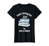 Fácilmente distraído por gatos y libros - azul ruso - pila de libros Camiseta